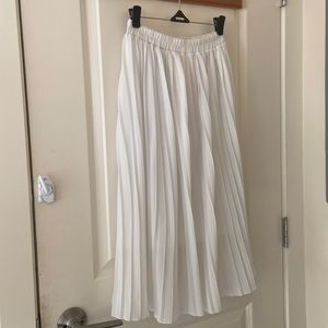 White pleated midi skirt